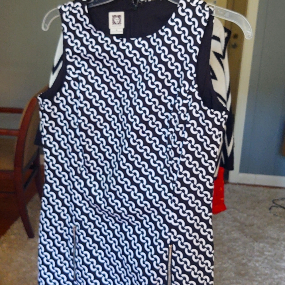Anne Klein size 8 black and white print dress